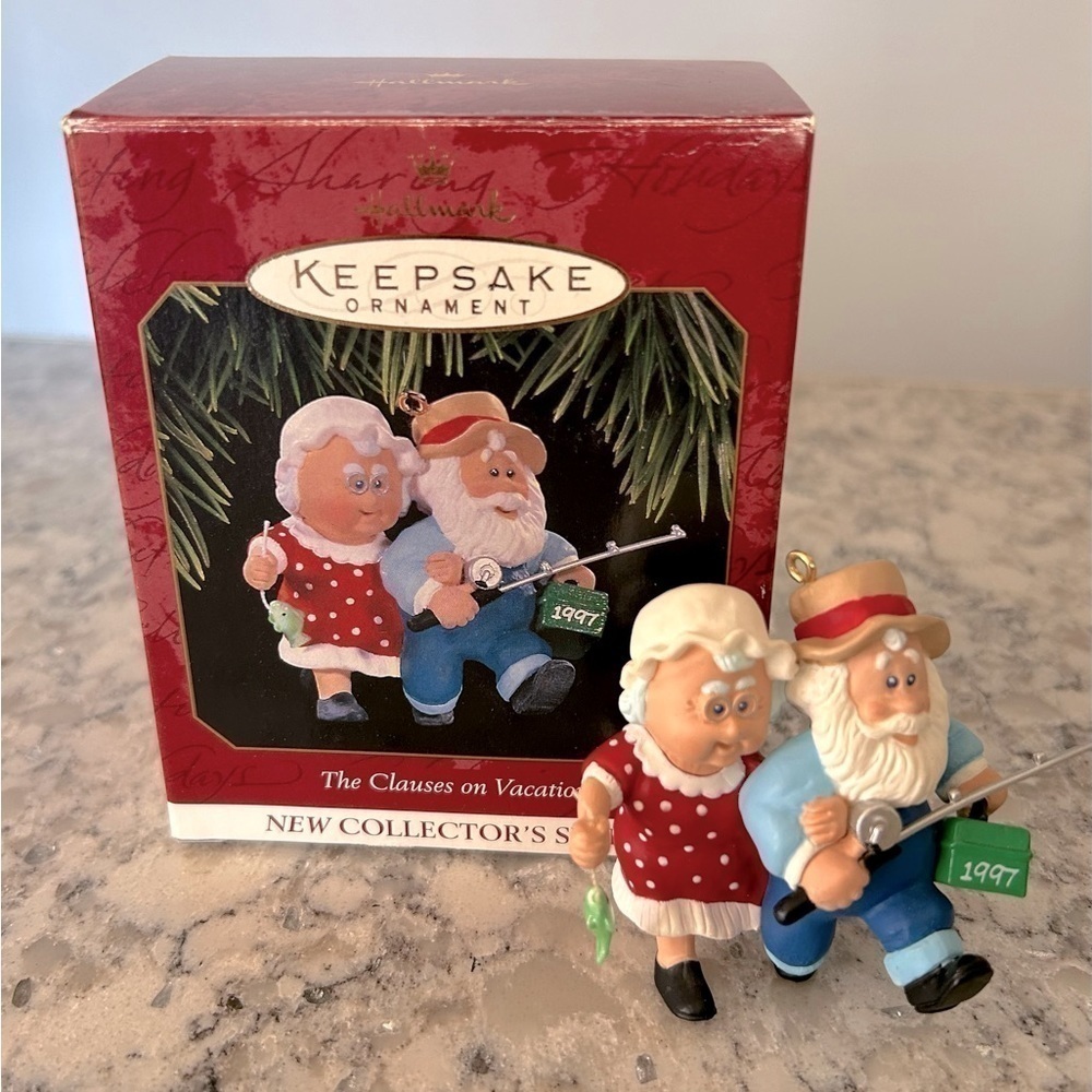 Hallmark Keepsake The Clauses on Vacation 1997